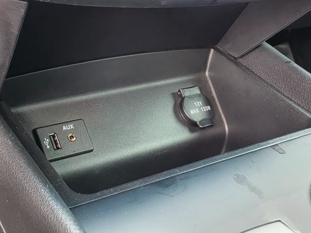 Vehicle image 32 of 40