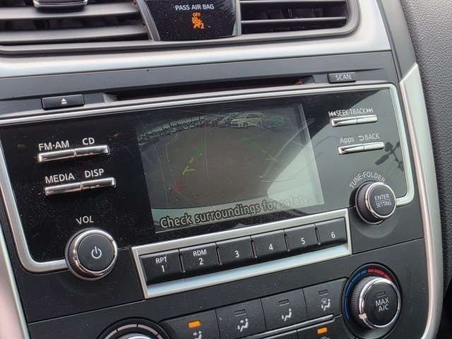 Vehicle image 22 of 40