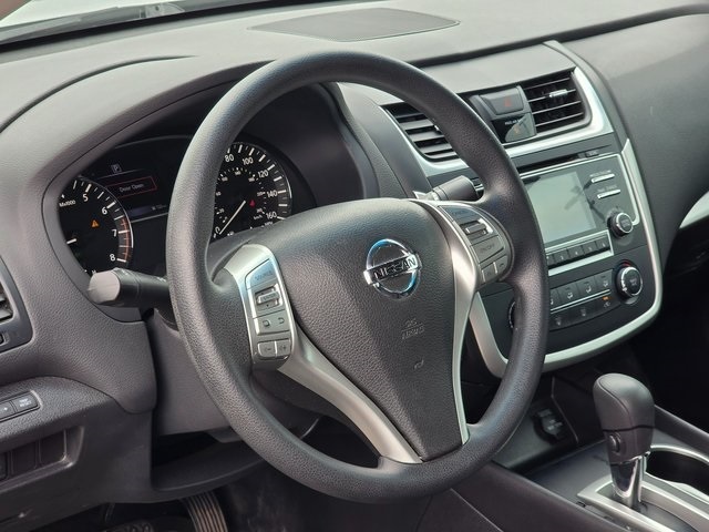 Vehicle image 18 of 40