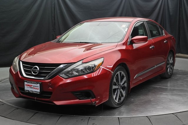 2016 Nissan Altima 2.5 SR Image 1 of 32