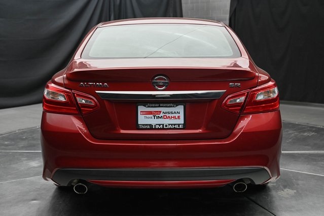 2016 Nissan Altima 2.5 SR Image 5 of 32