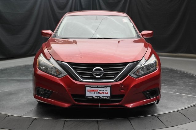 2016 Nissan Altima 2.5 SR Image 2 of 32
