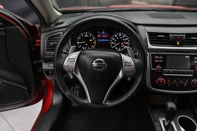 2016 Nissan Altima 2.5 SR Image 20 of 32