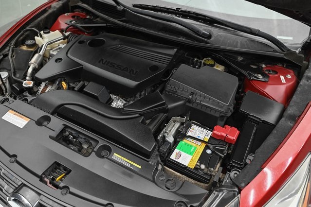 2016 Nissan Altima 2.5 SR Image 9 of 32