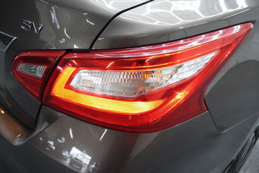 2016 Nissan Altima 2.5 SV Image 33 of 45