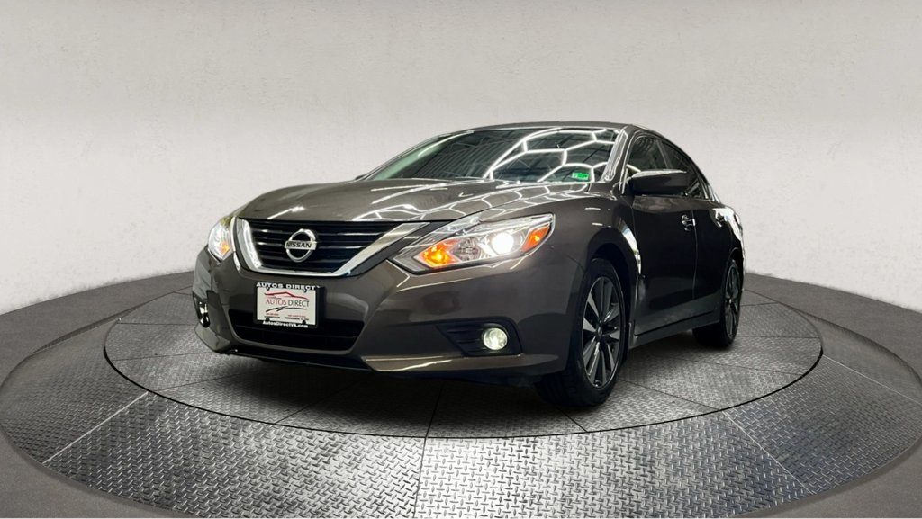 2016 Nissan Altima 2.5 SV Image 1 of 45