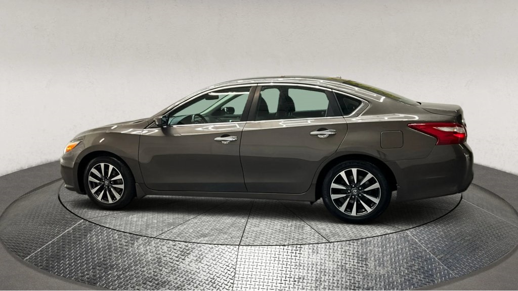 2016 Nissan Altima 2.5 SV Image 12 of 45