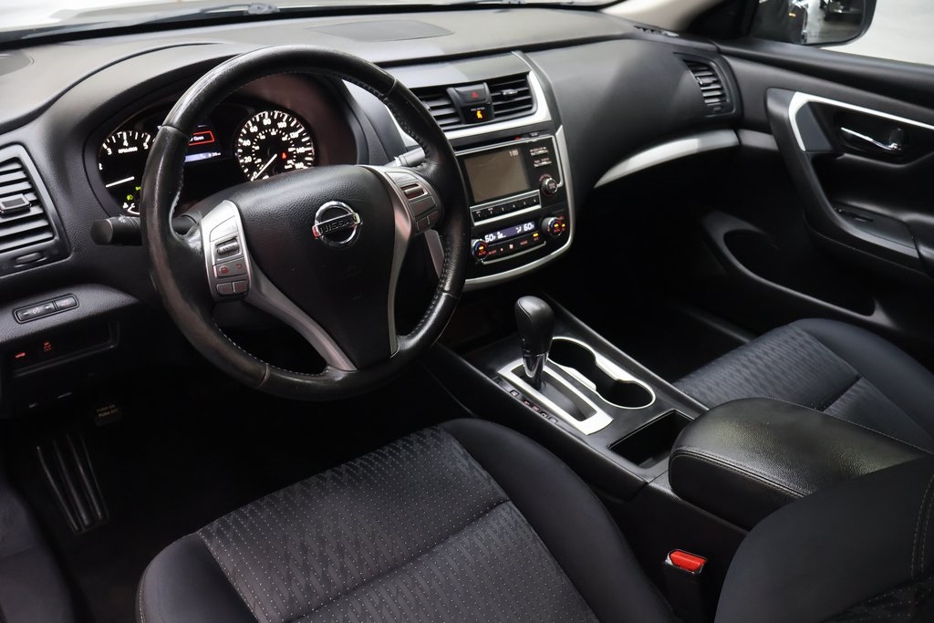 2016 Nissan Altima 2.5 SV Image 20 of 45