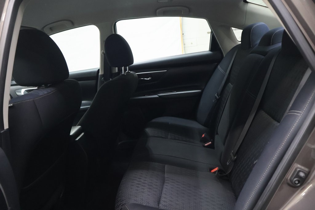 2016 Nissan Altima 2.5 SV Image 17 of 45