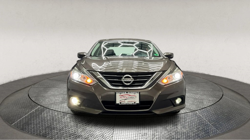 2016 Nissan Altima 2.5 SV Image 3 of 45