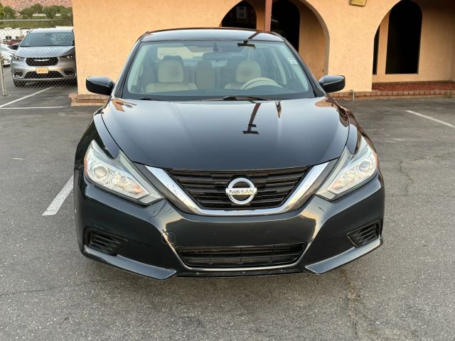 2016 Nissan Altima 2.5 S Image 2 of 32