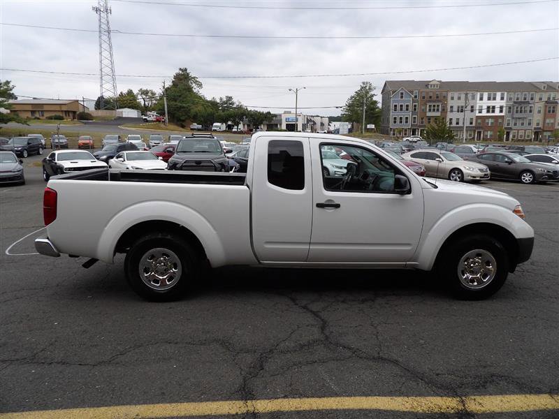 2016 Nissan Frontier Image 3 of 20