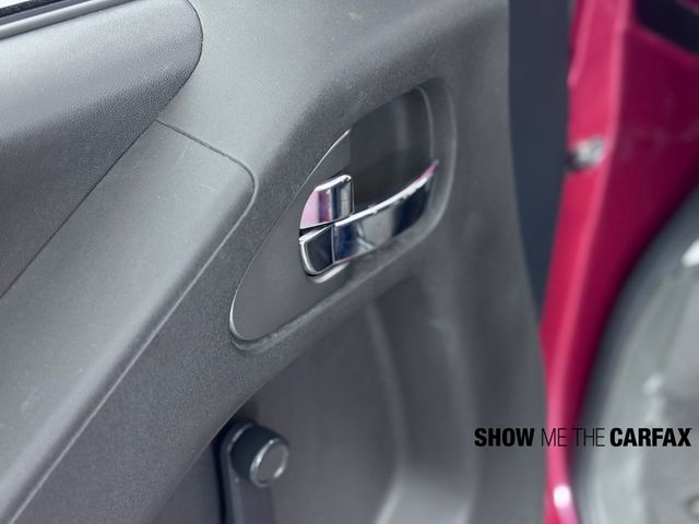 Vehicle image 36 of 37