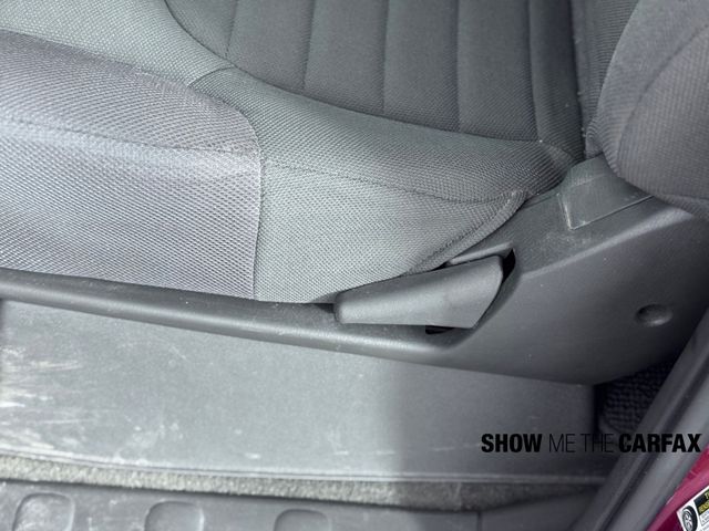 Vehicle image 34 of 37