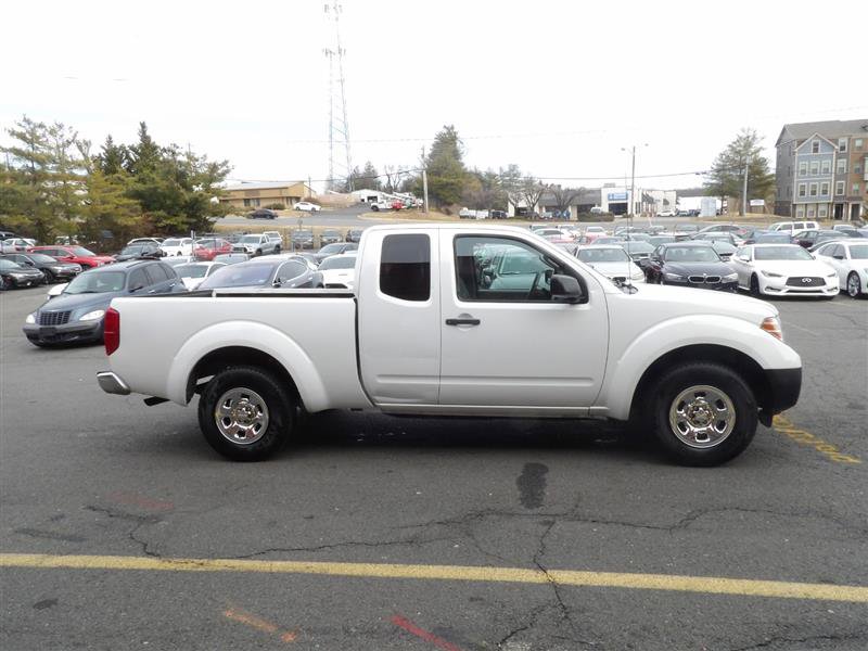 2016 Nissan Frontier S Image 2 of 26