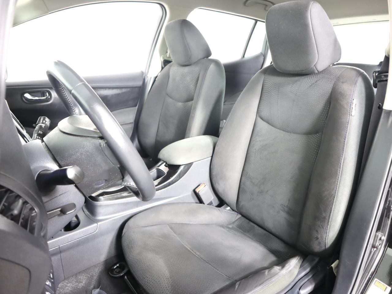 Vehicle image 29 of 41