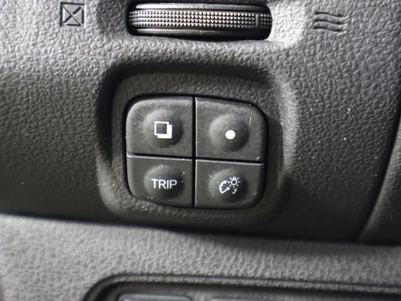 Vehicle image 10 of 41