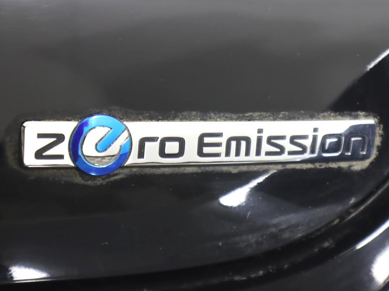 Vehicle image 36 of 41