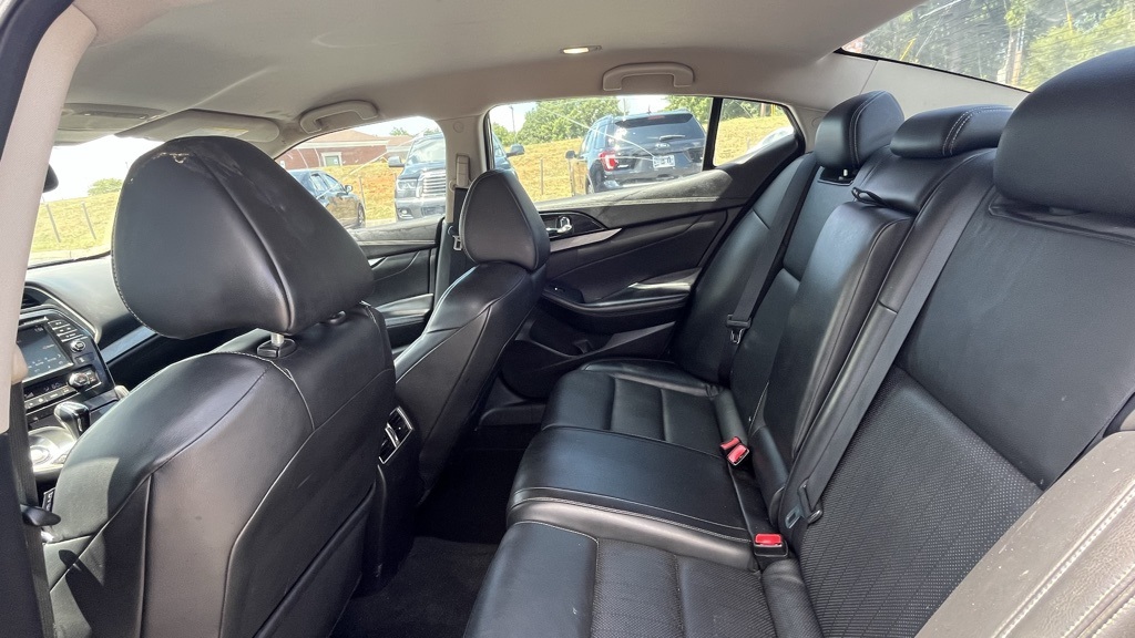 2016 Nissan Maxima 3.5 SV Image 9 of 20