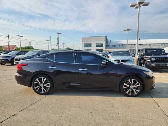 Vehicle image 4 of 29