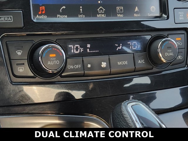 Vehicle image 25 of 29