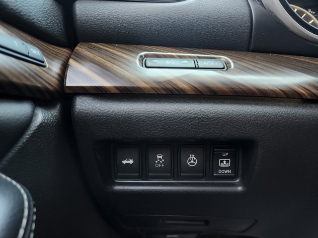 Vehicle image 28 of 29