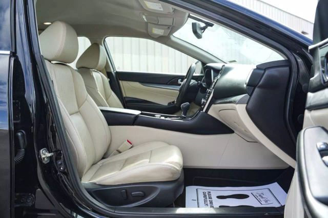 2016 Nissan Maxima 3.5 SV Image 11 of 22
