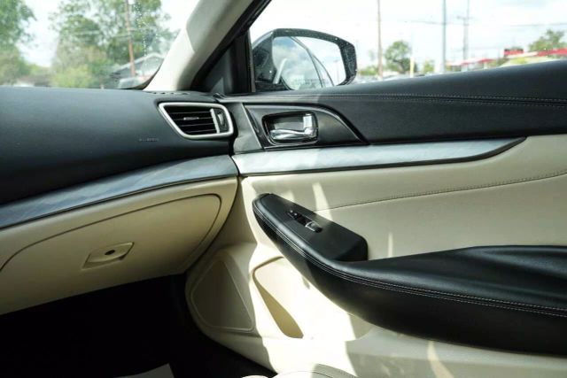 2016 Nissan Maxima 3.5 SV Image 16 of 22