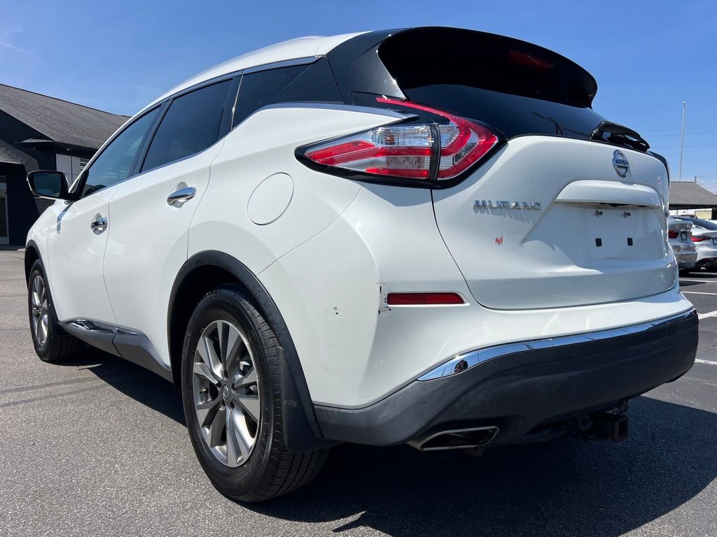 Vehicle image 10 of 55
