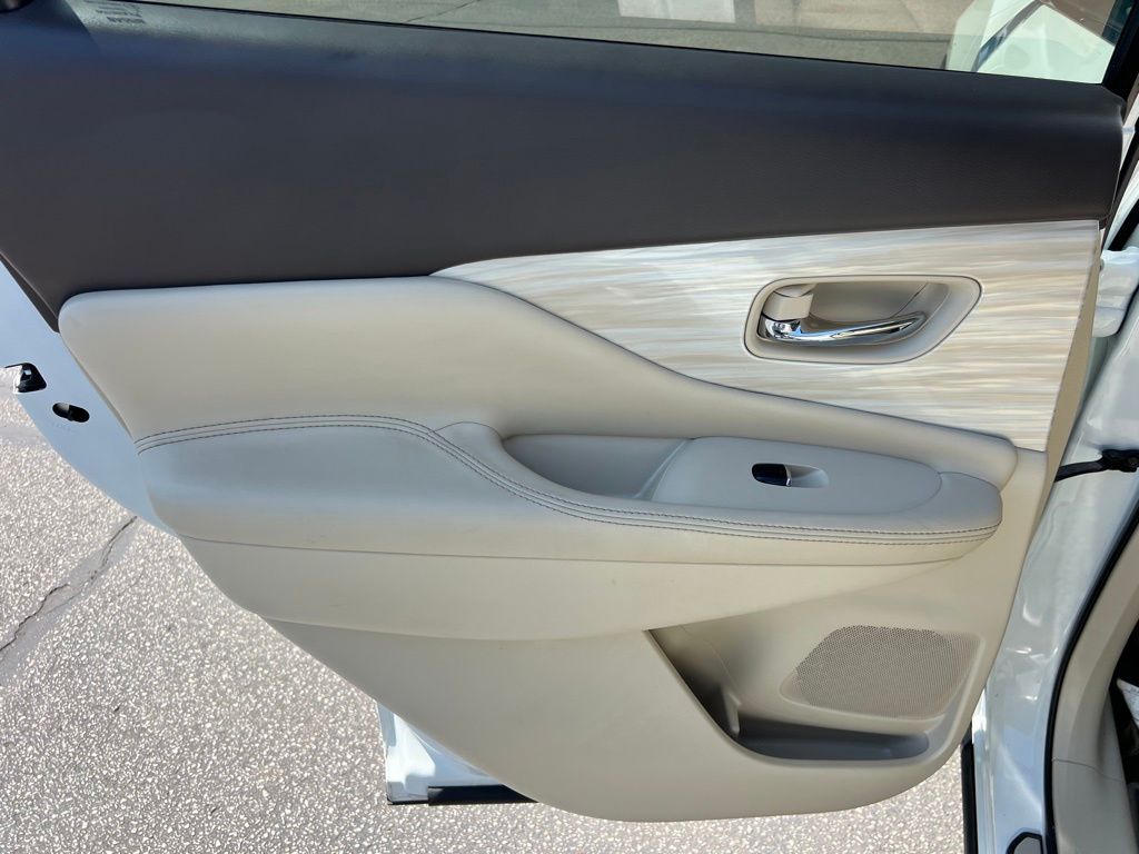 Vehicle image 22 of 55