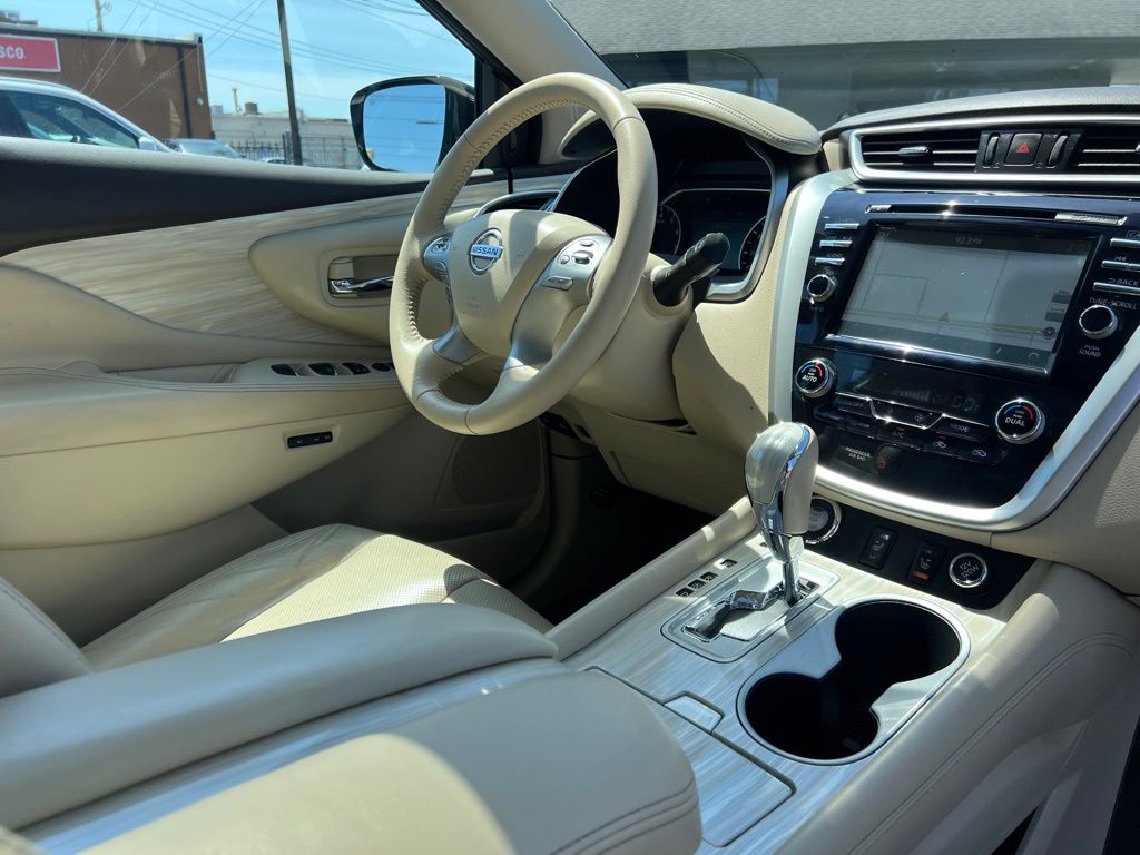 Vehicle image 31 of 55