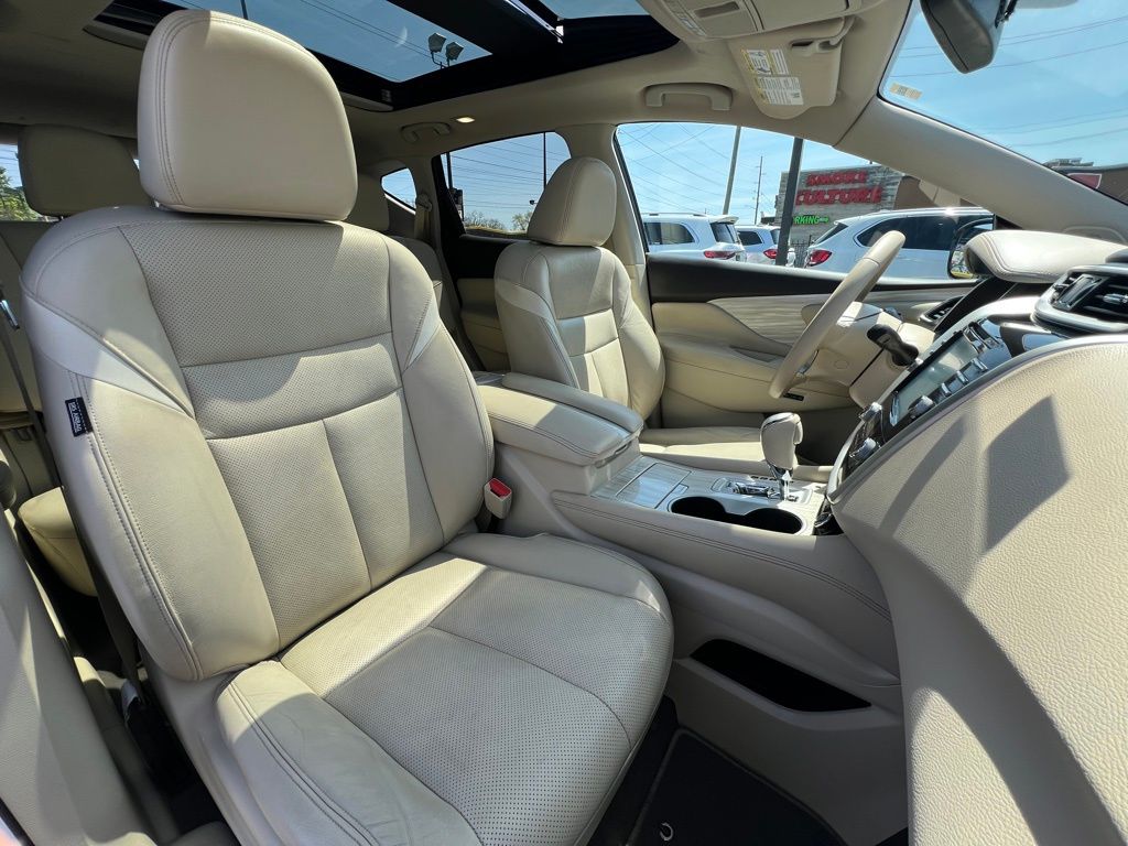 Vehicle image 29 of 55