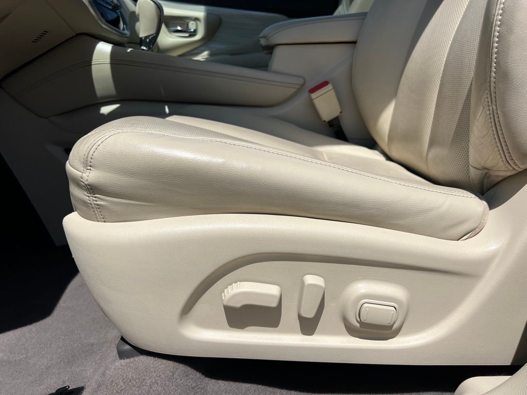 Vehicle image 36 of 55