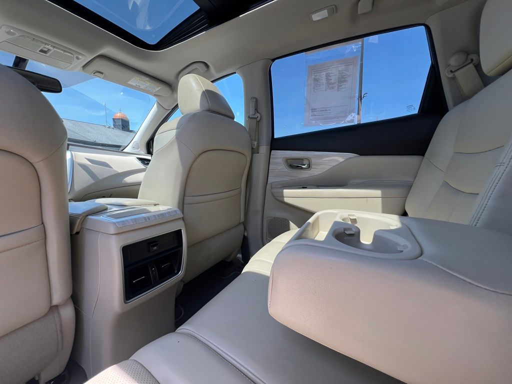 Vehicle image 19 of 55