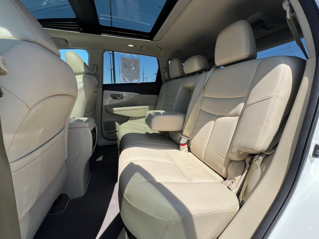 Vehicle image 21 of 55
