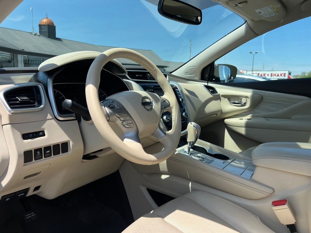 Vehicle image 14 of 55