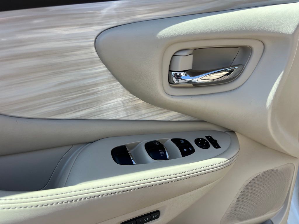 Vehicle image 34 of 55