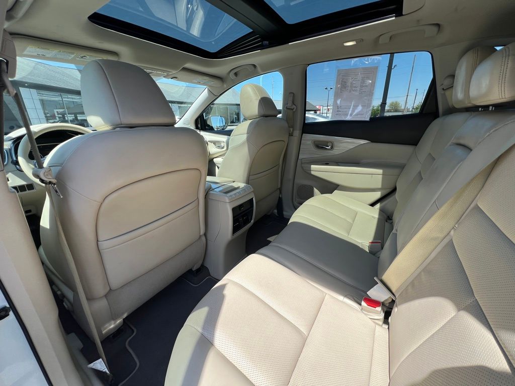 Vehicle image 18 of 55
