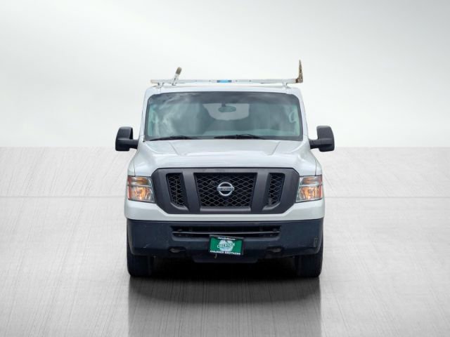 2016 Nissan NV SV Image 2 of 36