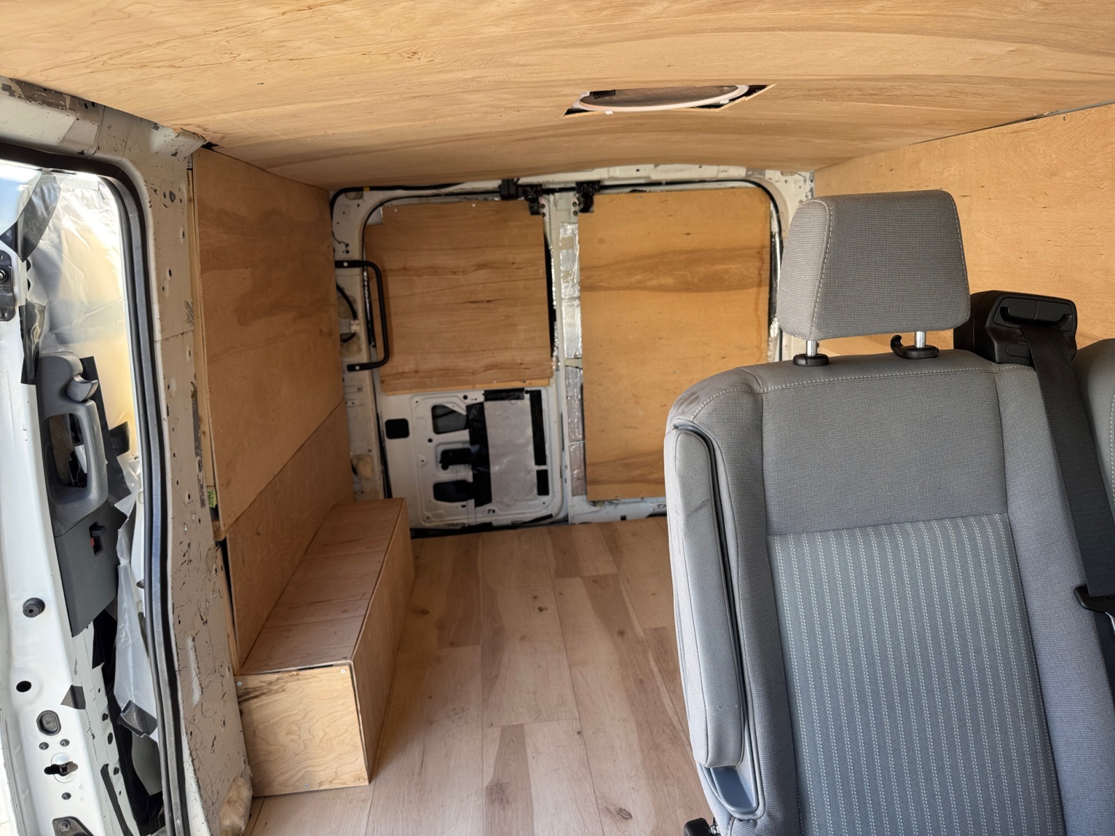 Vehicle image 19 of 35