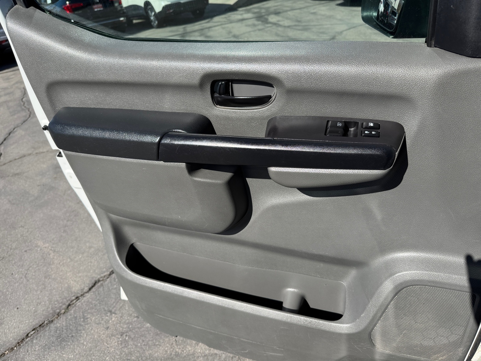 Vehicle image 27 of 35