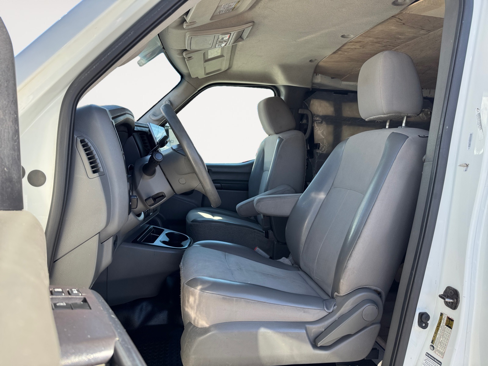 Vehicle image 9 of 35