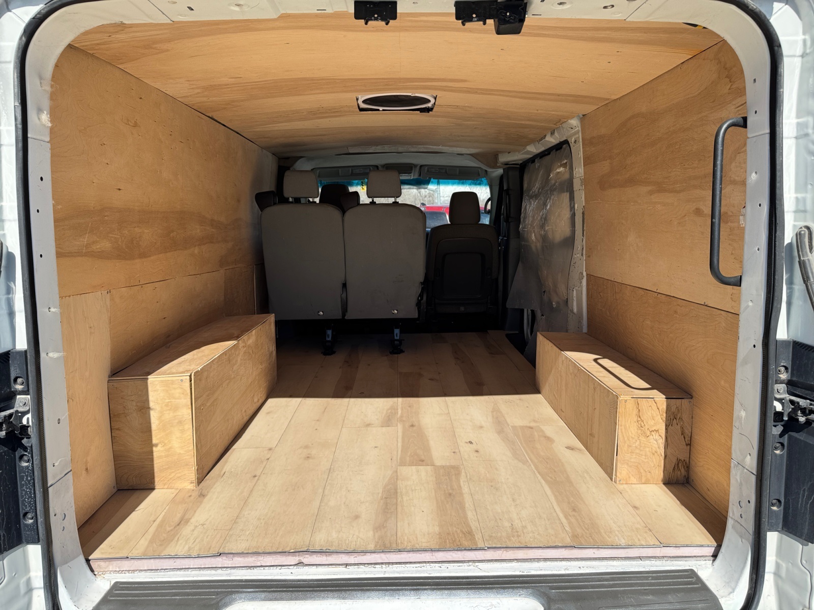 Vehicle image 22 of 35