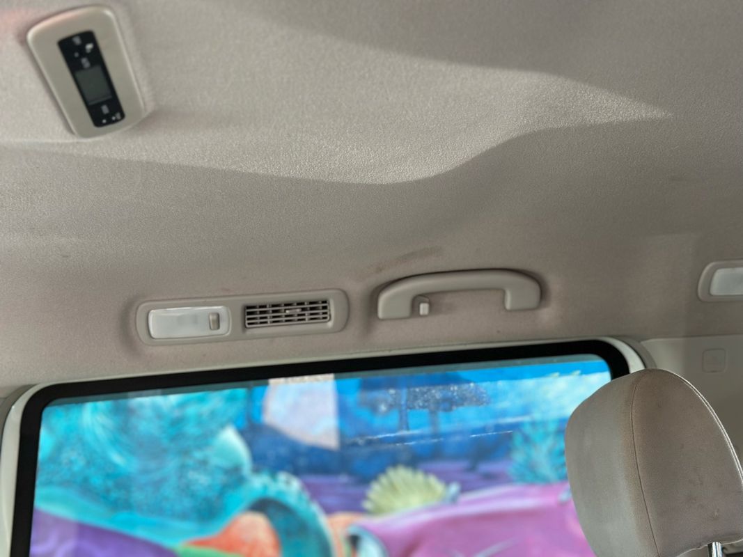 Vehicle image 11 of 28