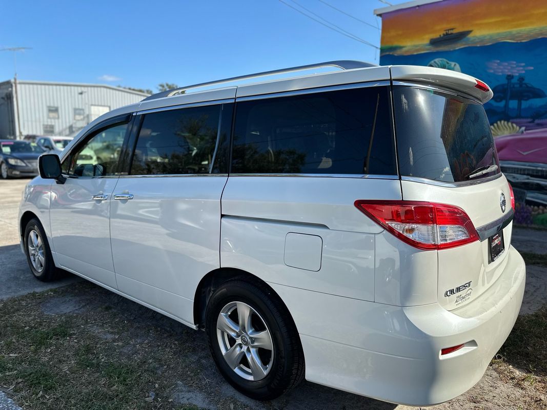 Vehicle image 5 of 28