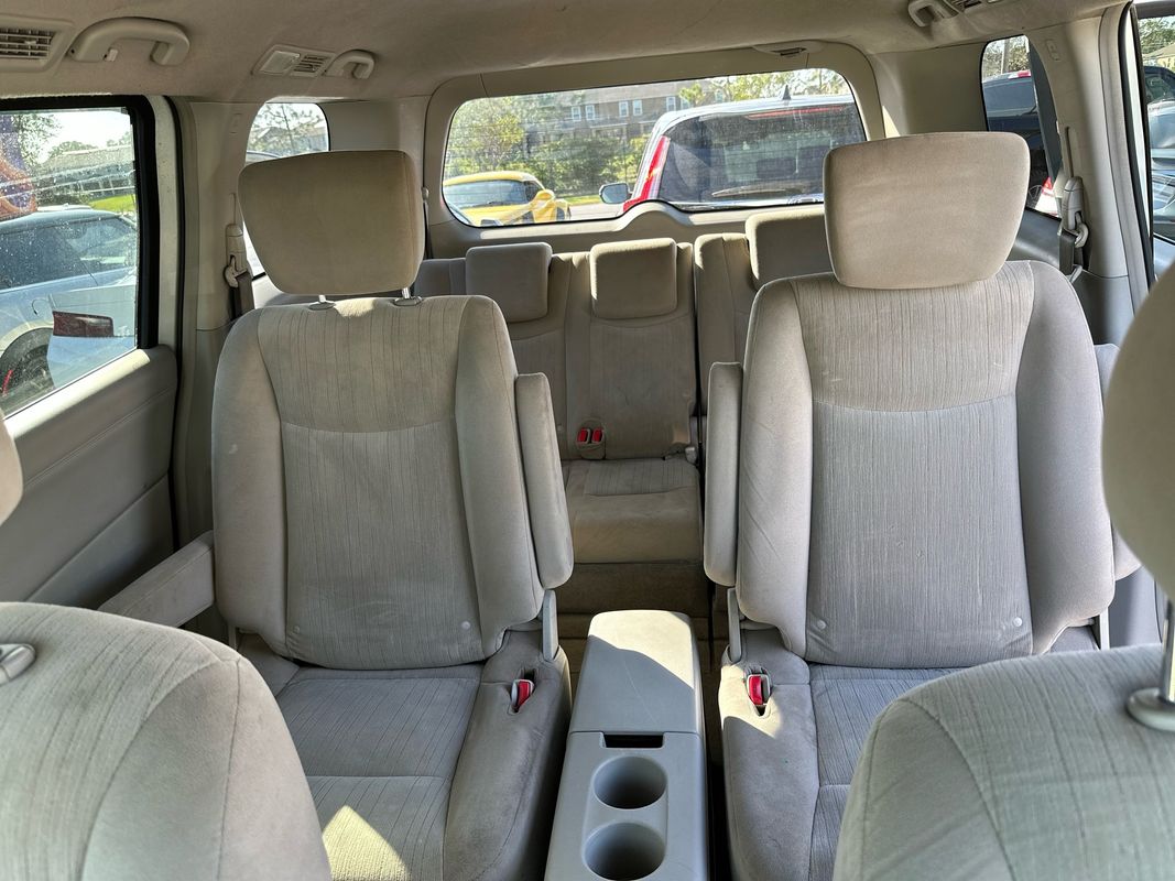 Vehicle image 24 of 28