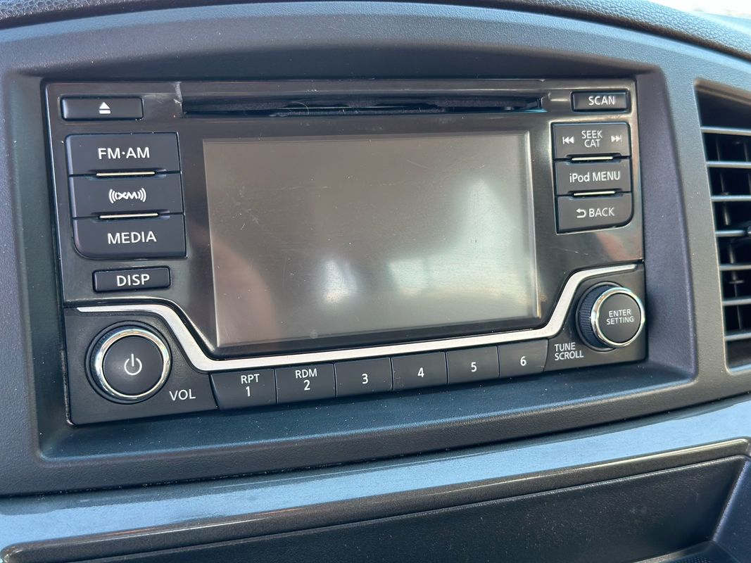 Vehicle image 17 of 28