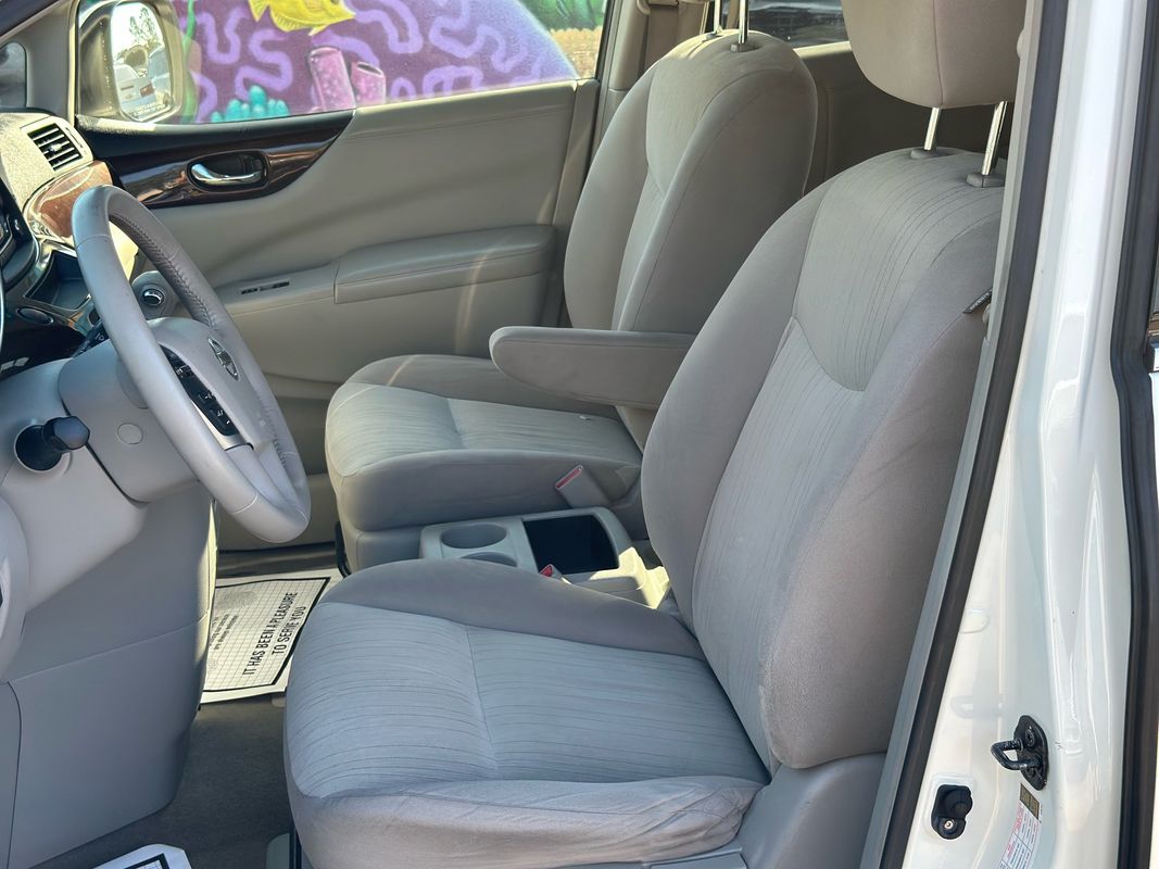Vehicle image 9 of 28