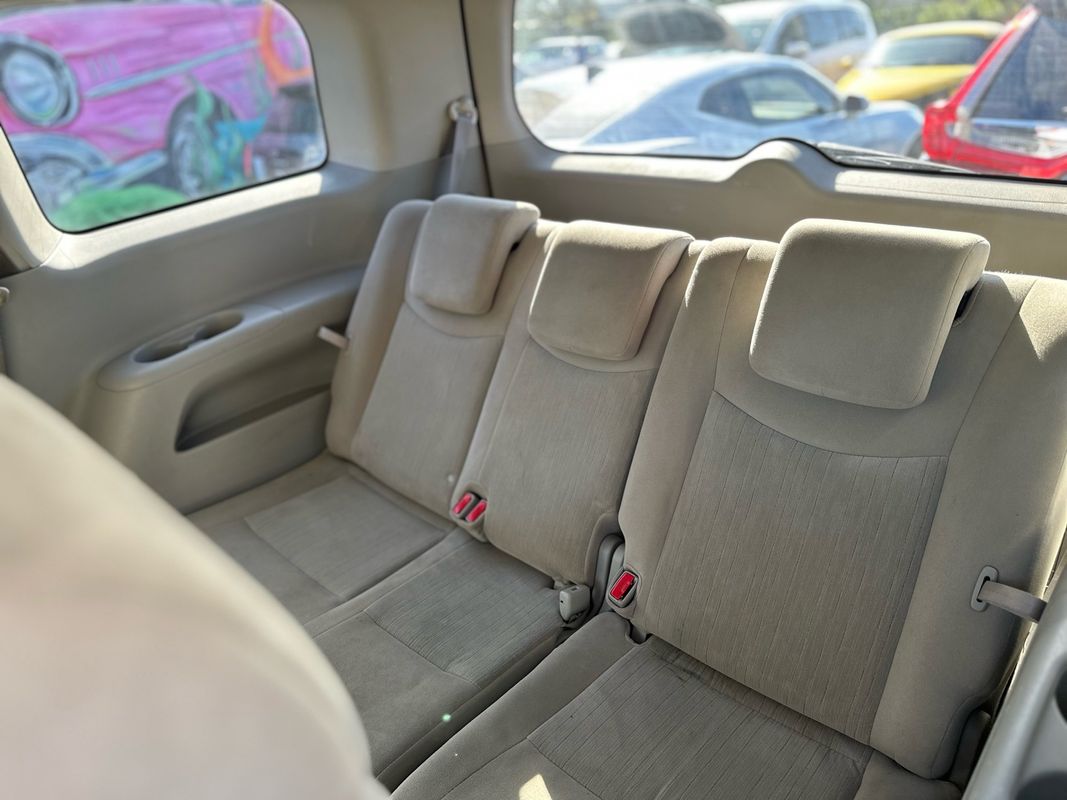 Vehicle image 13 of 28