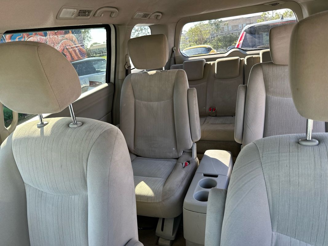 Vehicle image 23 of 28